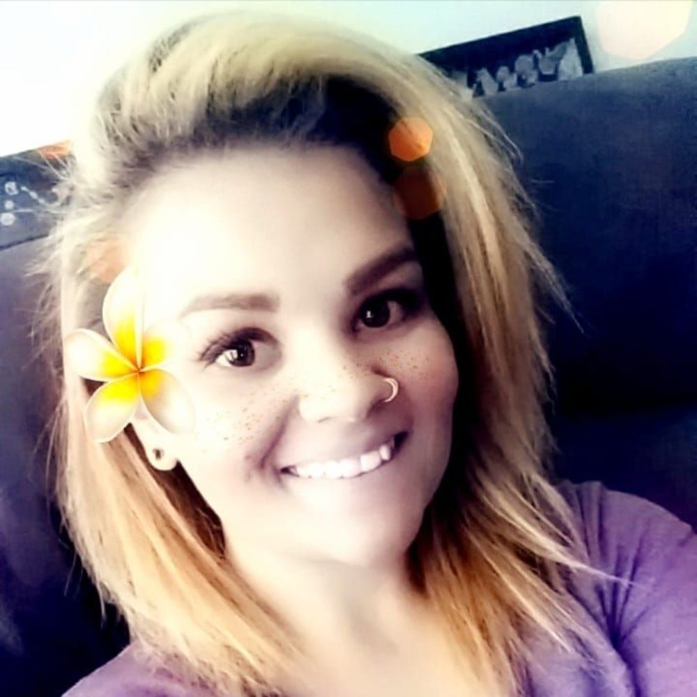 Meet your Posher, Elisha